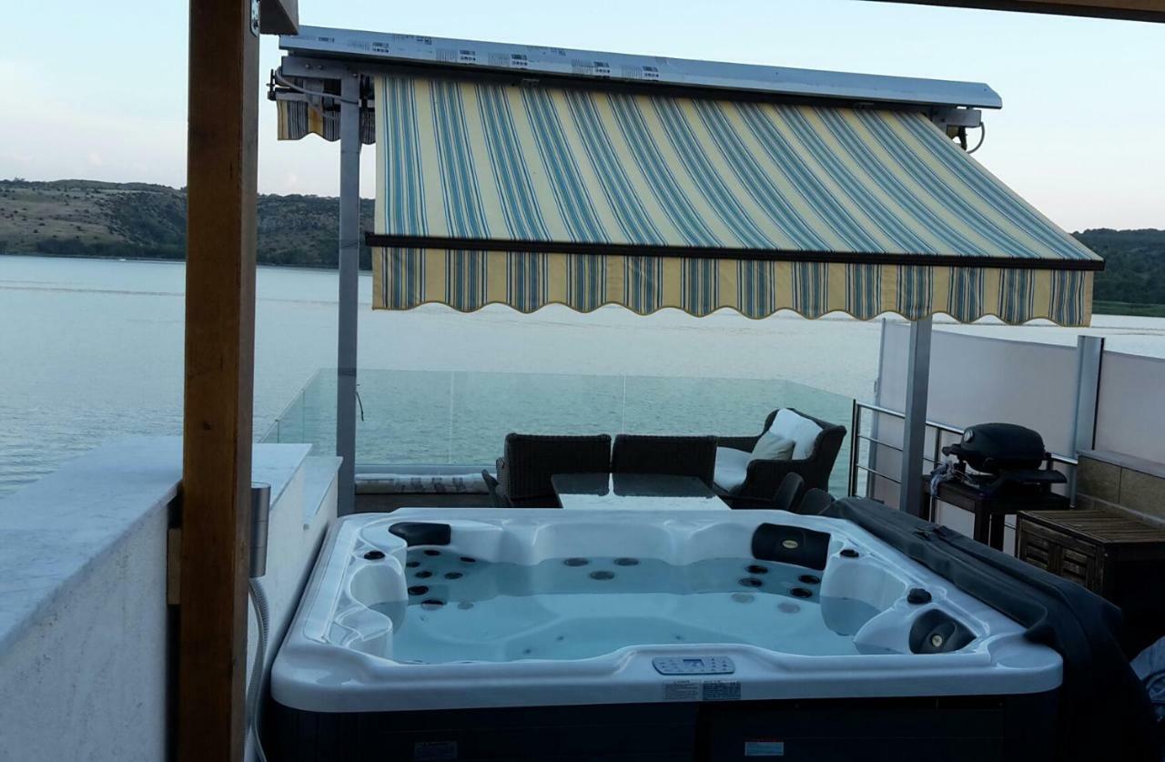 Luxury Apartment By The Sea With Private Whirlpool And Terrace 50M2 Posedarje Εξωτερικό φωτογραφία
