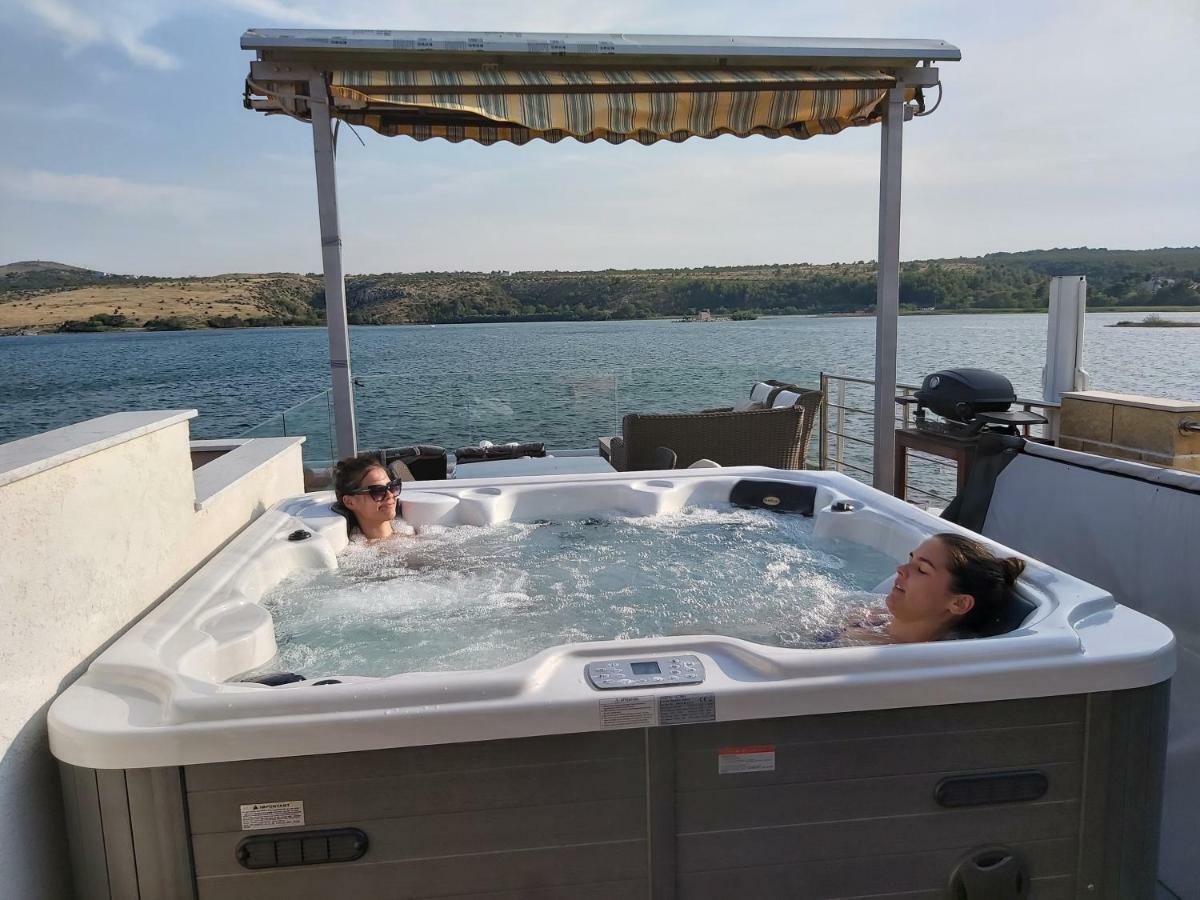 Luxury Apartment By The Sea With Private Whirlpool And Terrace 50M2 Posedarje Εξωτερικό φωτογραφία