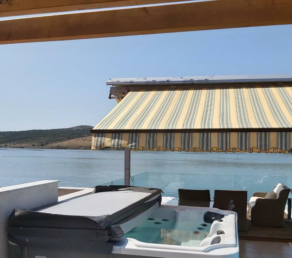 Luxury Apartment By The Sea With Private Whirlpool And Terrace 50M2 Posedarje Εξωτερικό φωτογραφία